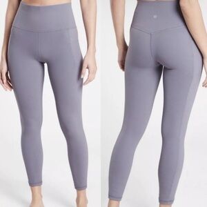 Athleta Women's Salutation Stash Pocket‎ Lavender Purple leggings Size Small